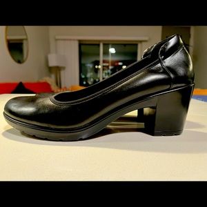 DREAM PAIRS-EDENA Chunky low block pumps.